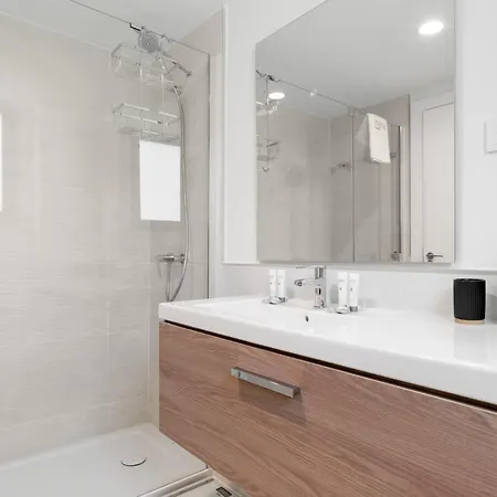 Appartement Vivi Homes - Calanova 1 Luxury, Garden, Pool & Sauna