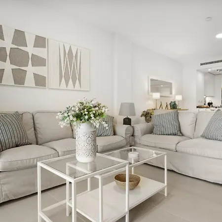 Vivi Homes - Calanova 1 Luxury, Garden, Pool & Sauna * La Cala De Mijas